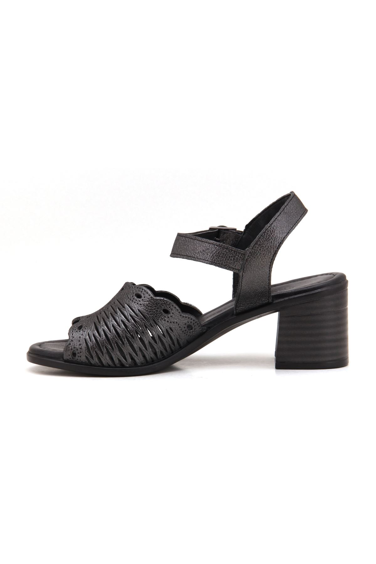 Mammamia D22YS-1035 Hakiki Deri Kadın Sandalet - Siyah Çelik